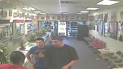 armed jewelry robbery news.